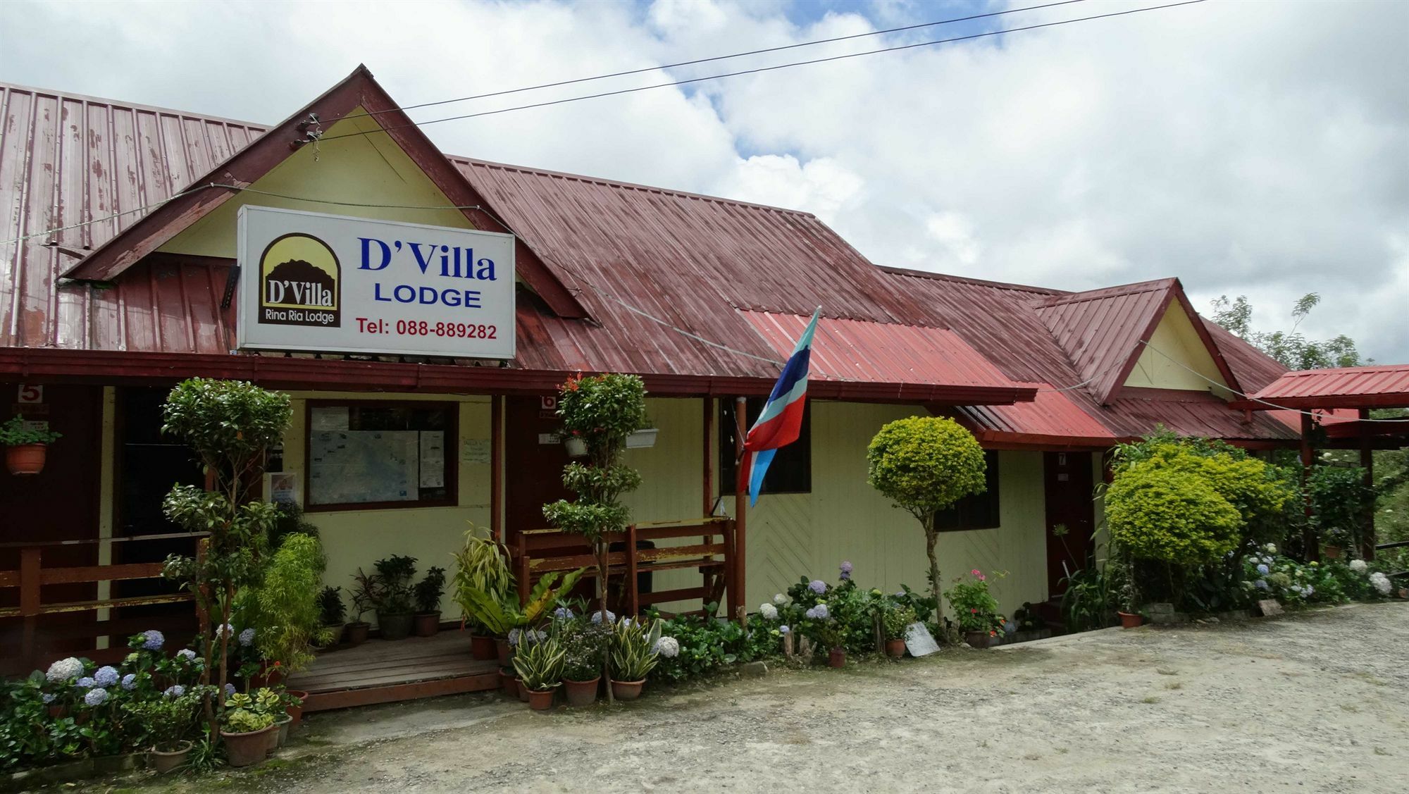 D'Villa Rina Ria Lodge, Kinabalu Park, Kundasang Bundu Tuhan エクステリア 写真